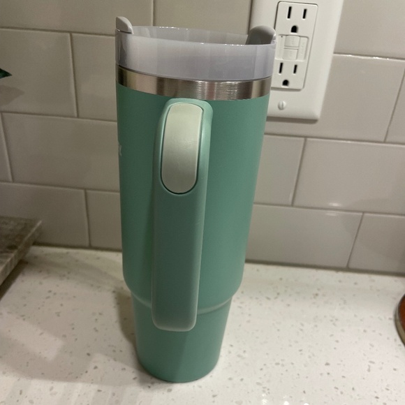 Stanley Quencher H2.0 Flowstate Tumbler 30 oz - Picture 3 of 5